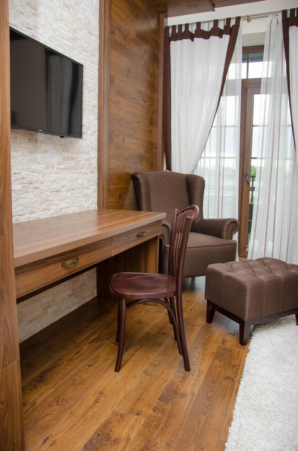 Petrani Nivki Hotel Kiev Ngoại thất bức ảnh