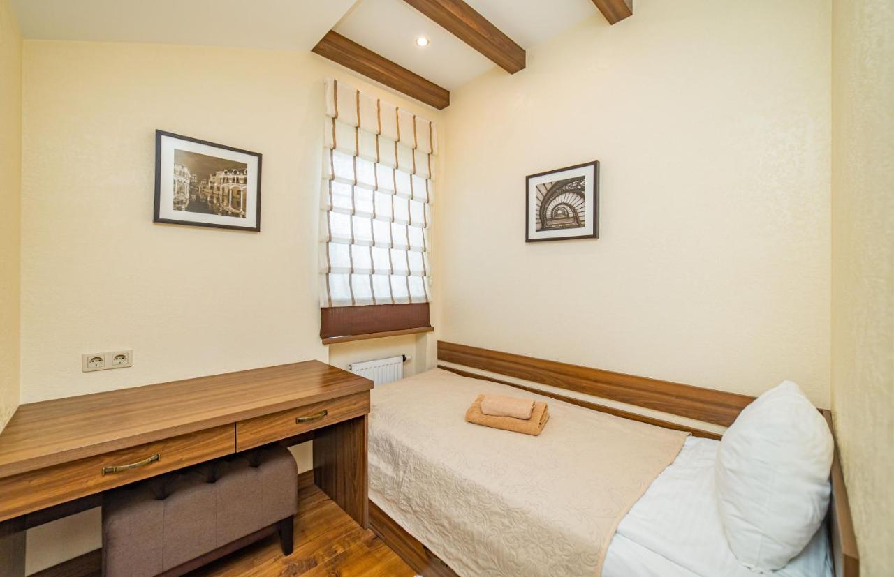 Petrani Nivki Hotel Kiev Ngoại thất bức ảnh