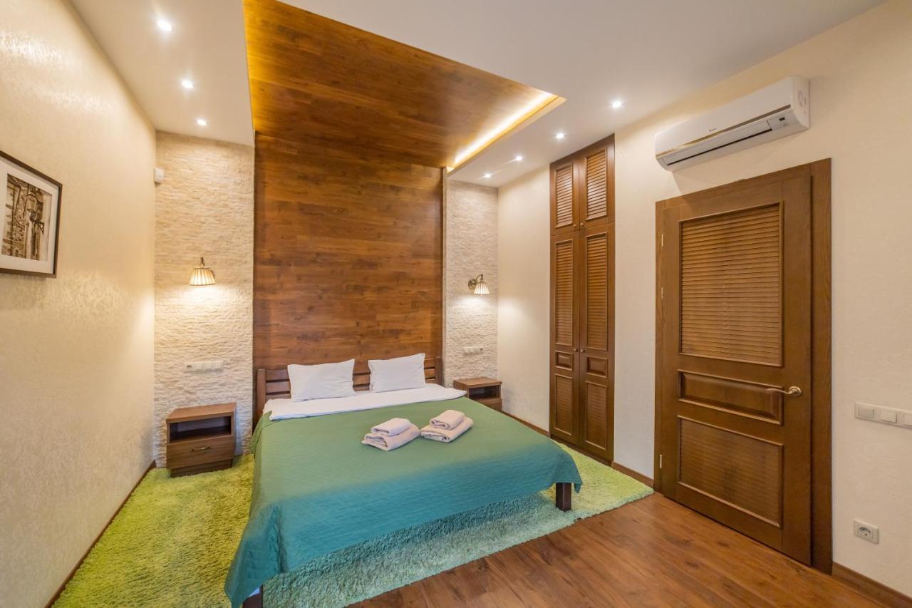 Petrani Nivki Hotel Kiev Ngoại thất bức ảnh