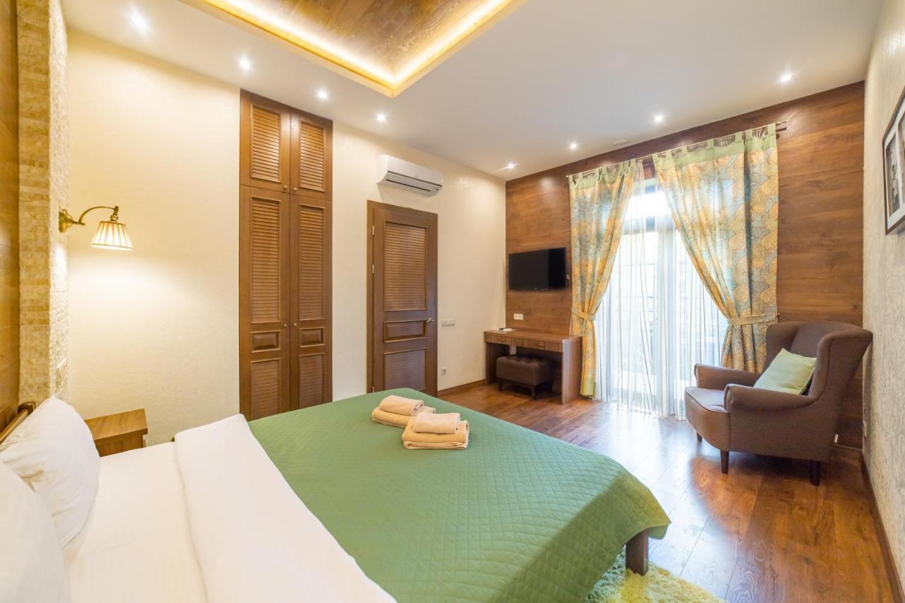 Petrani Nivki Hotel Kiev Ngoại thất bức ảnh