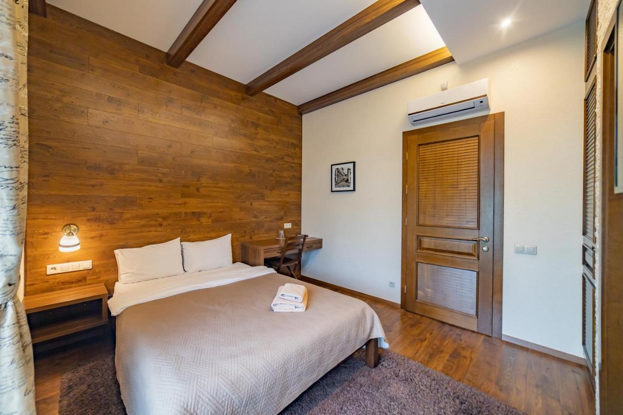 Petrani Nivki Hotel Kiev Ngoại thất bức ảnh